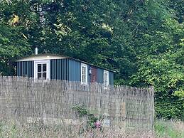 Tranquil Cabin Retreat Near Chepstow