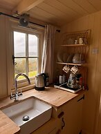 Tranquil Cabin Retreat Near Chepstow