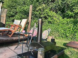 Tranquil Cabin Retreat Near Chepstow