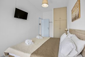 Seafront Apartment in Chania 7