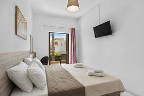 Seafront Apartment in Chania 7