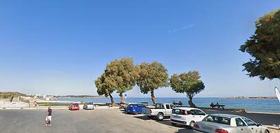 Seafront Apartment in Chania 7