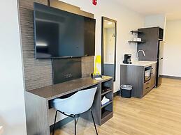 Studio 6 Hornepayne, ON