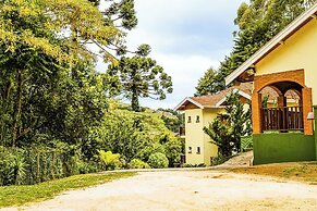 Pousada Vila Floratta by Concavus