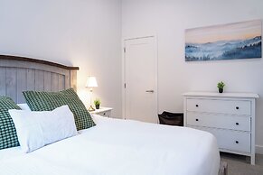 Camozzi Chalet Suite by Revelstoke Vacations