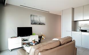 Modern studio with free wifi & parking