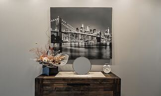 Modern studio with free wifi & parking