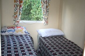 Lovely Bk Calypso Bluebird 6 Berth Holiday Caravan