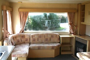 Lovely Bk Calypso Bluebird 6 Berth Holiday Caravan