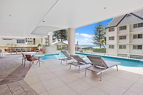 Luxury Hinterland View on Palm Beach