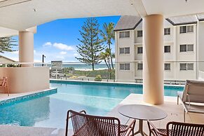 Luxury Hinterland View on Palm Beach