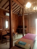 Villa Lova Sambirenteng