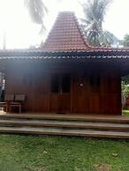 Villa Lova Sambirenteng