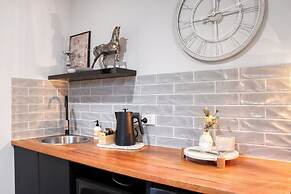 16 Scenic by Regional Escapes