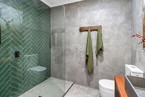 16 Scenic by Regional Escapes