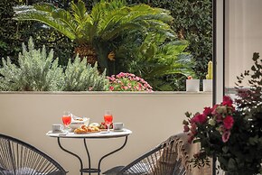 Serena Calm Pool House