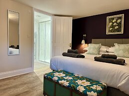 Holyland House - Greenacres Estates