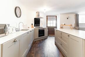 Holyland House - Greenacres Estates