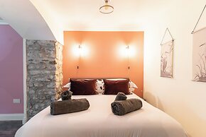 Holyland House - Greenacres Estates