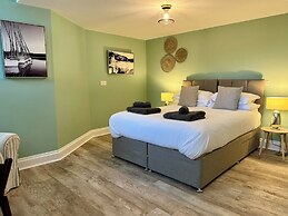 Holyland House - Greenacres Estates