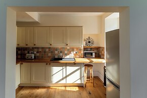 Holyland House - Greenacres Estates