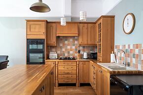 Holyland House - Greenacres Estates