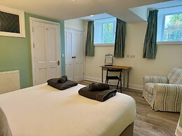 Holyland House - Greenacres Estates