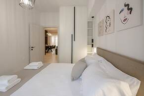 Luxury Chic Retreat Suites