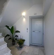 White Dome Apartment I