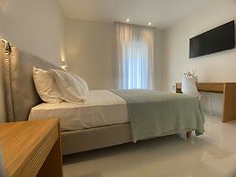 White Dome Apartment I