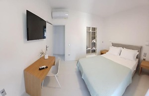 White Dome Apartment I