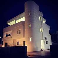 White Dome Apartment I