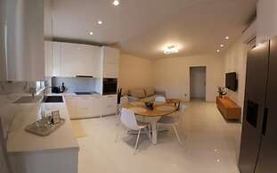 White Dome Apartment I