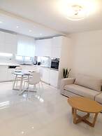 White Dome Apartment I