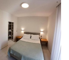 White Dome Apartment I