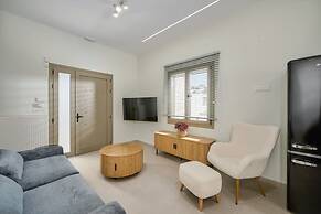 River Serenity Villa Vryses