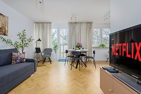 Lumina spacious apartment in Warsaw