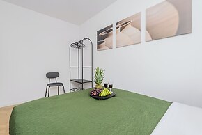 Lumina spacious apartment in Warsaw