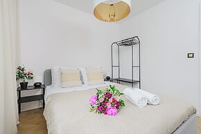 Lumina spacious apartment in Warsaw