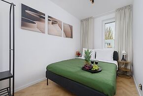 Lumina spacious apartment in Warsaw