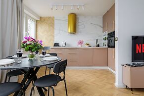 Lumina spacious apartment in Warsaw