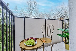 Lumina spacious apartment in Warsaw