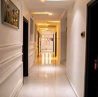 Top Crown Hotel and Suites