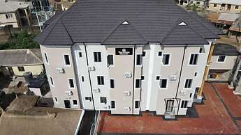 Top Crown Hotel and Suites