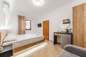 ApartHotel by PikHost