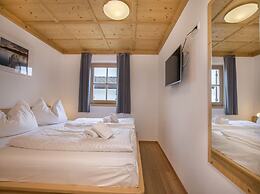 Luxurious Chalet With Sauna in Konigsleiten