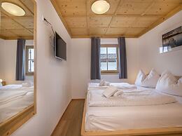 Luxurious Chalet With Sauna in Konigsleiten