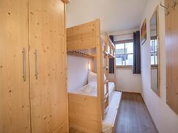 Luxurious Chalet With Sauna in Konigsleiten