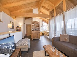 Luxurious Chalet With Sauna in Konigsleiten