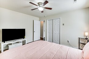 3 Mi to Huntington Beach: Hampton Family Home!